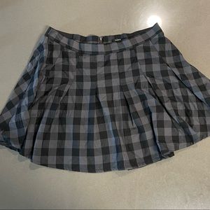 Torrid Size 24 Grey Plaid Skater Skirt